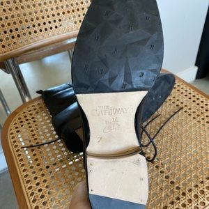 Fluevog Gateway boots size 7 mens/9 womens